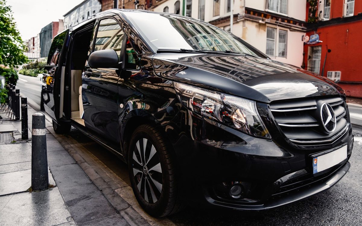 Mercedes-Benz V-Class — Executive MPV, 7 passengers